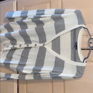 Grey stripped sweater!
